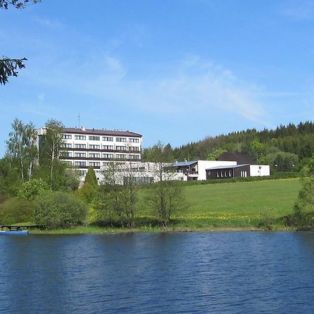 Hotel Skalsky Dvur بيستريس ناد بيرنستينيم المظهر الخارجي الصورة