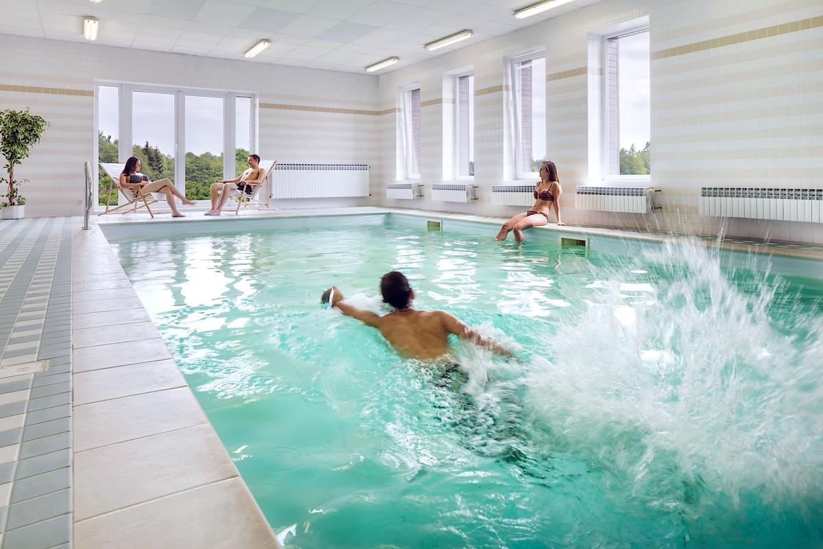 Hotel Skalsky Dvur بيستريس ناد بيرنستينيم المظهر الخارجي الصورة